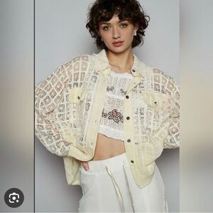 #28 POL LACE AND GAUZE BUTTON UP